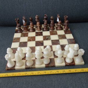 Genuine Alabaster Made in Italy Chess Set